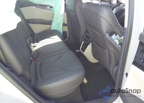 2019 Lincoln Nautilus Reserve z USA, uszkodzony, nr VIN 2LMPJ6L99KBL36336